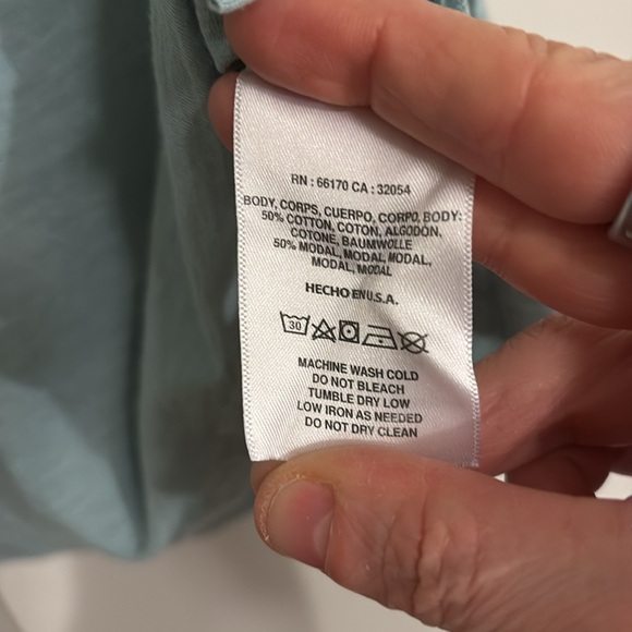 NWT Anthropologie t.la V-neck tee - Picture 4 of 5